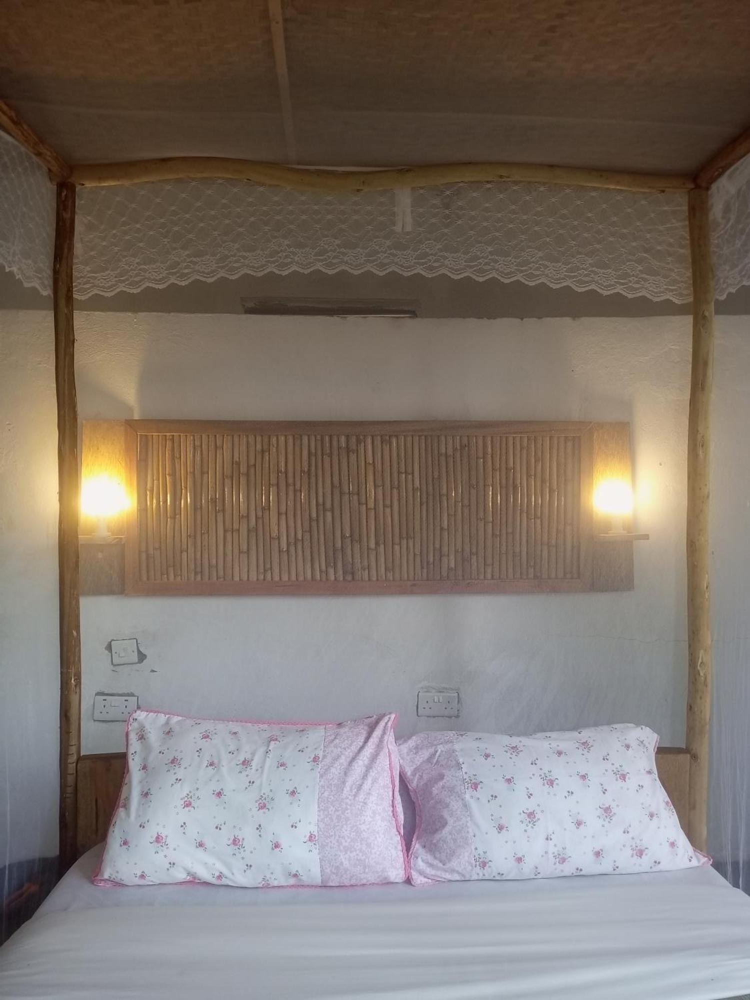 Kibale River Camp Villa Lake Nyabikere Екстериор снимка